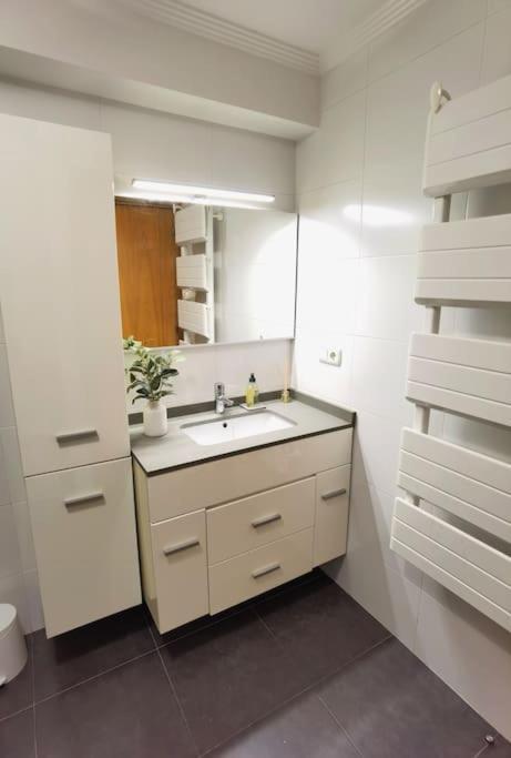 Completo Apartamento A Un Paso De La Concha San Sebastián Exteriör bild